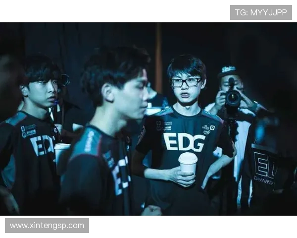 EDG在挑战者杯中的灵活性表现分析与战术探讨