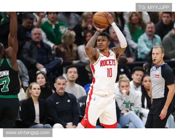 2009年NBA季后赛开拓者与火箭的激烈对决回顾与精彩瞬间分析